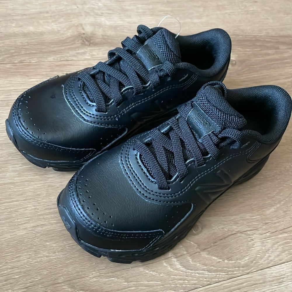 New Balance kids boys extra wide shoes 11.5 New with tags